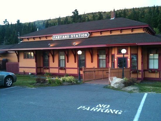 Fabyan's Station Restaurant and Lounge